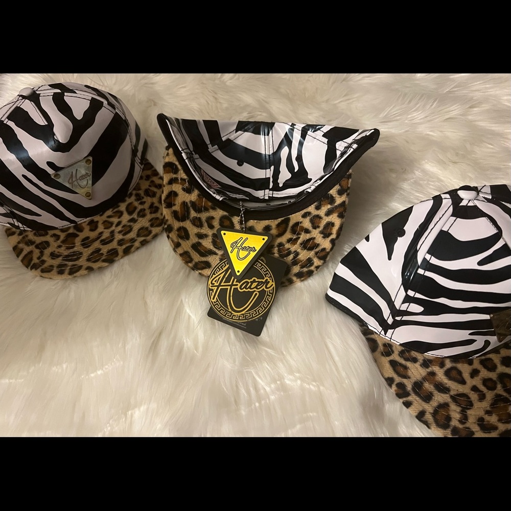 Animal print, hater snapbacks